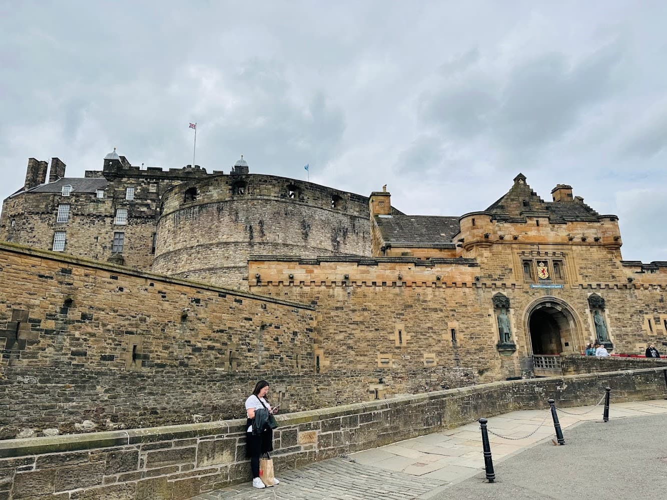 Welcome to Edinburgh, Scotland photo 2
