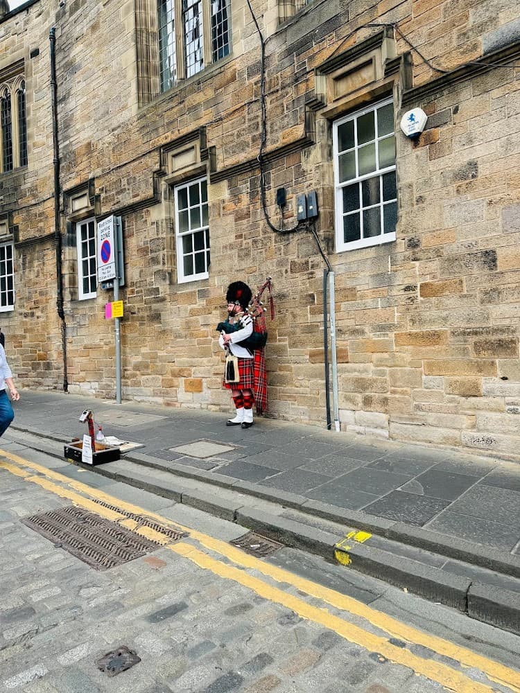 Welcome to Edinburgh, Scotland photo 4