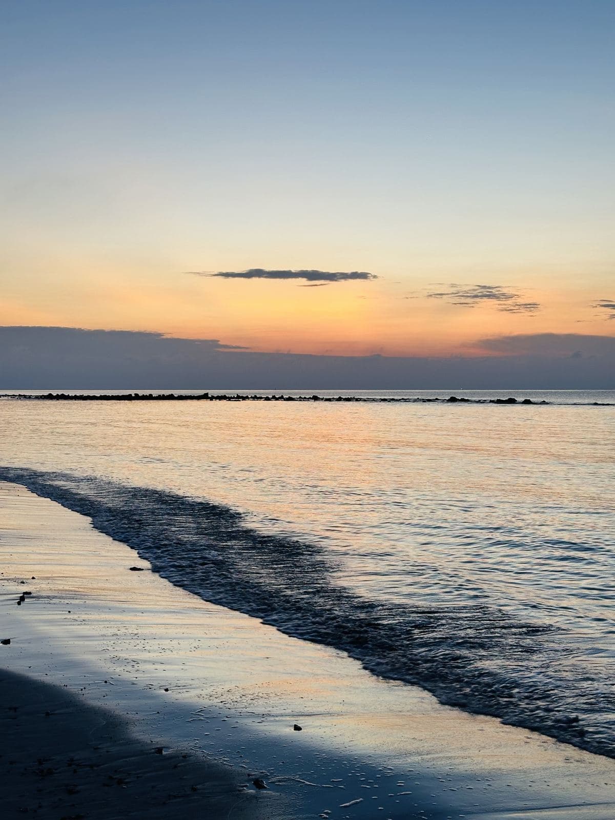 Soft evening colours on the shoreline